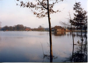 F08 Hoog water Riethuisweg 1-1-1994 1